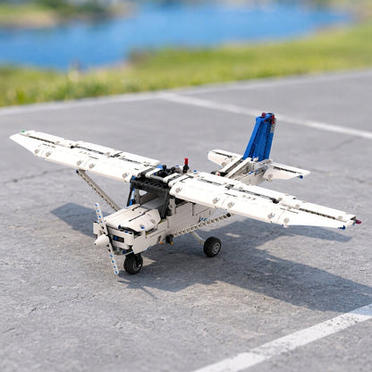 152 Two-Seat Light Trainer Propeller Aircraft MOC Building Kit - 1