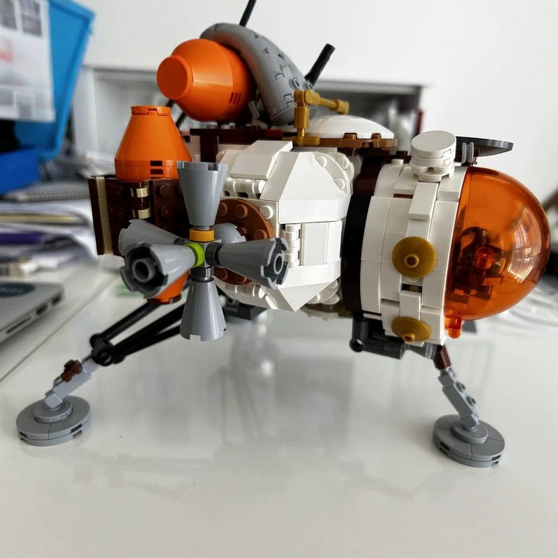 Exploration Ship MOC Building Kit | Sci-Fi Spacecraft Display Model - 3