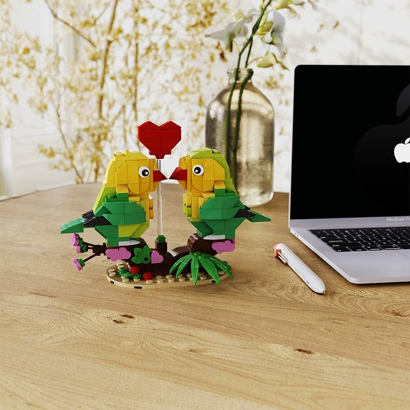 Love Bird MOC Building Kit | Romantic Valentine Parrot Display Model - 2