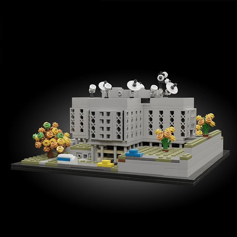 Mysterious Research Lab MOC Building Kit | Retro Sci-Fi Diorama - 4