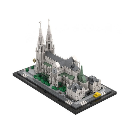 St. Patrick's Cathedral MOC 1:800 Scale Historic Architecture Building Kit - 3