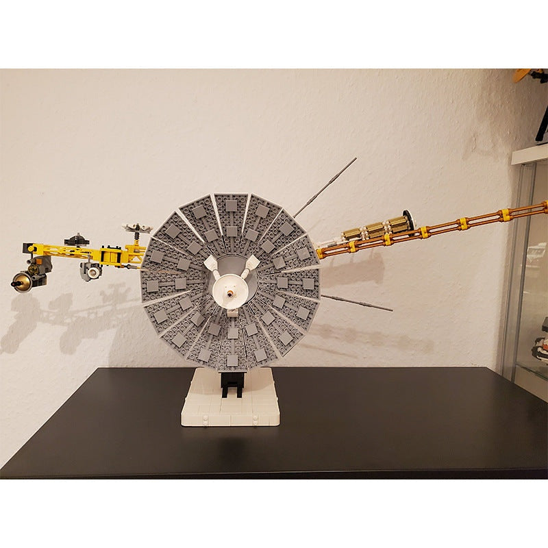 Voyager Space Probe 1:12 MOC Building Kit | Deep Space Exploration Model - 2